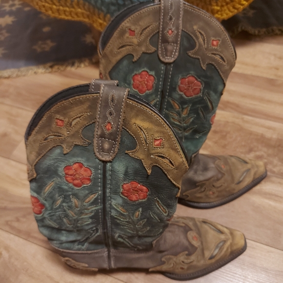 Cowboy boots 6½ - Picture 2 of 8